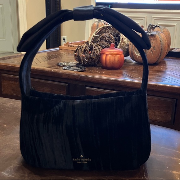 Kate Spade NWOT Black Crushed Velvet Shoulder Bag with satin Bow shoulder strap - Picture 3 of 16